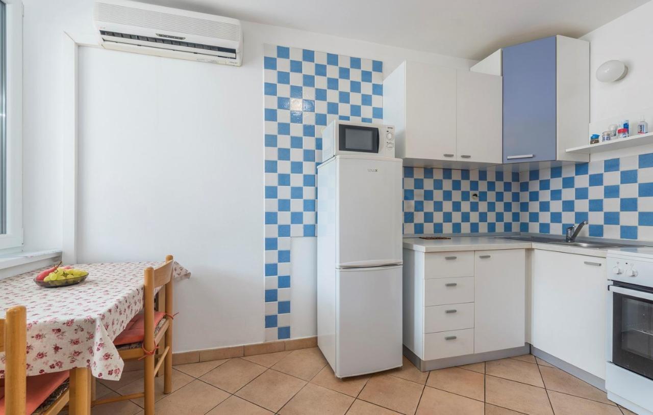 Peskera Apartments Tomicic Porec Esterno foto